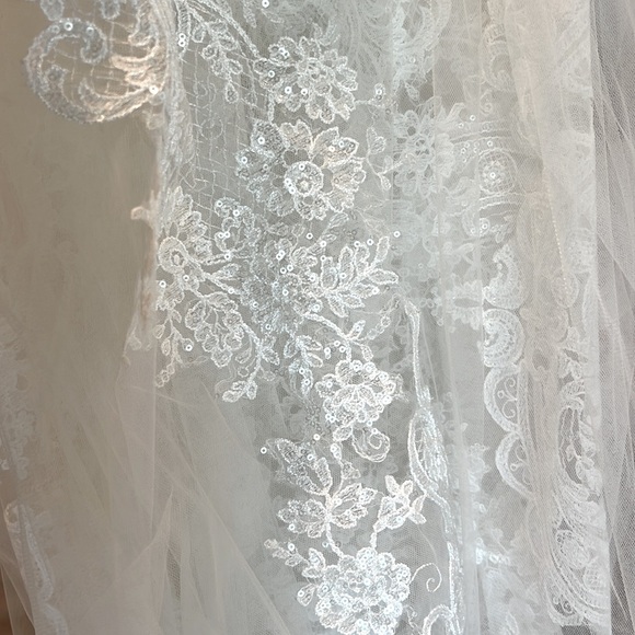 Rivini Daphne Veil, Ivory - Picture 2 of 4